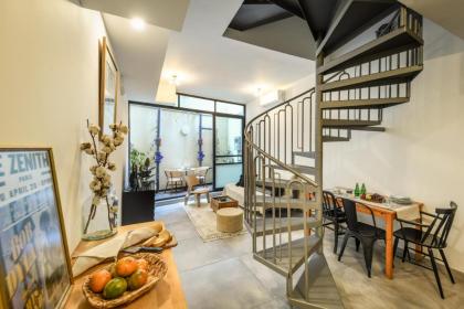 Cozy Modern 1BR Duplex Apt w Balcony Near City Center by Sea N' Rent