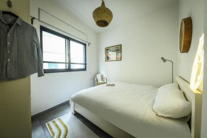 Cozy Modern 1BR Duplex Apt w Balcony Near City Center by Sea N' Rent - image 18