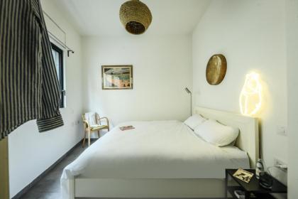 Cozy Modern 1BR Duplex Apt w Balcony Near City Center by Sea N' Rent - image 19