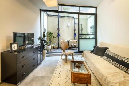 Cozy Modern 1BR Duplex Apt w Balcony Near City Center by Sea N' Rent - image 5
