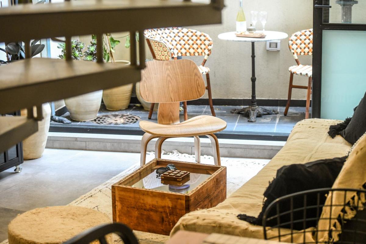 Cozy Modern 1BR Duplex Apt w Balcony Near City Center by Sea N' Rent - image 7