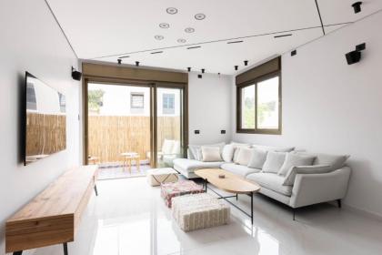 Luxury 2BR In Flea Market By Holiday Rentals