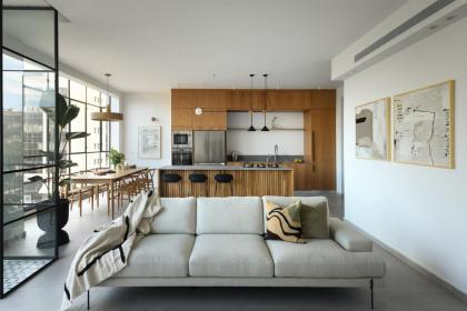 Picturesque 3BR Apt w Panoramic Views in Tel Aviv by Sea N' Rent - image 18