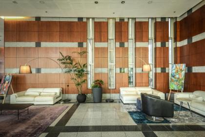 Luxury 2 BR Apt w Pool & Panoramic View by Sea N' Rent - image 10