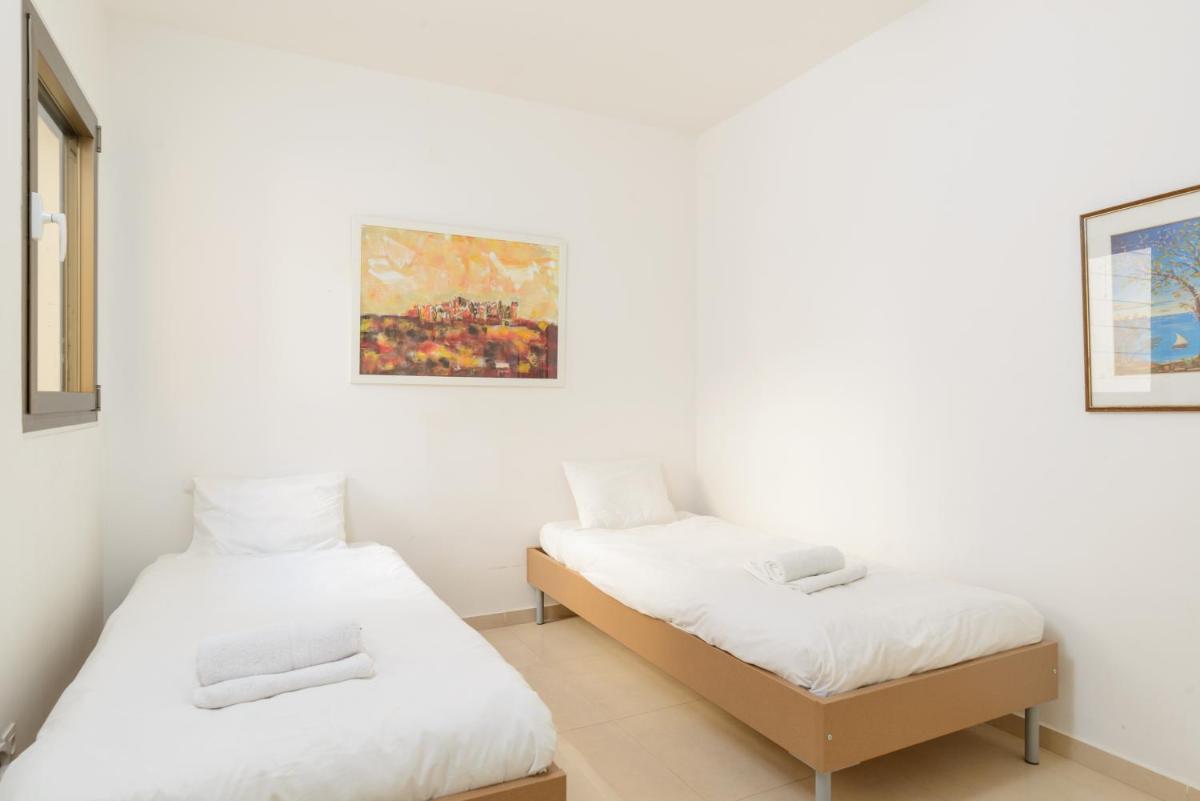 Comfort with Terrace & View over the Hills by FeelHome - image 3