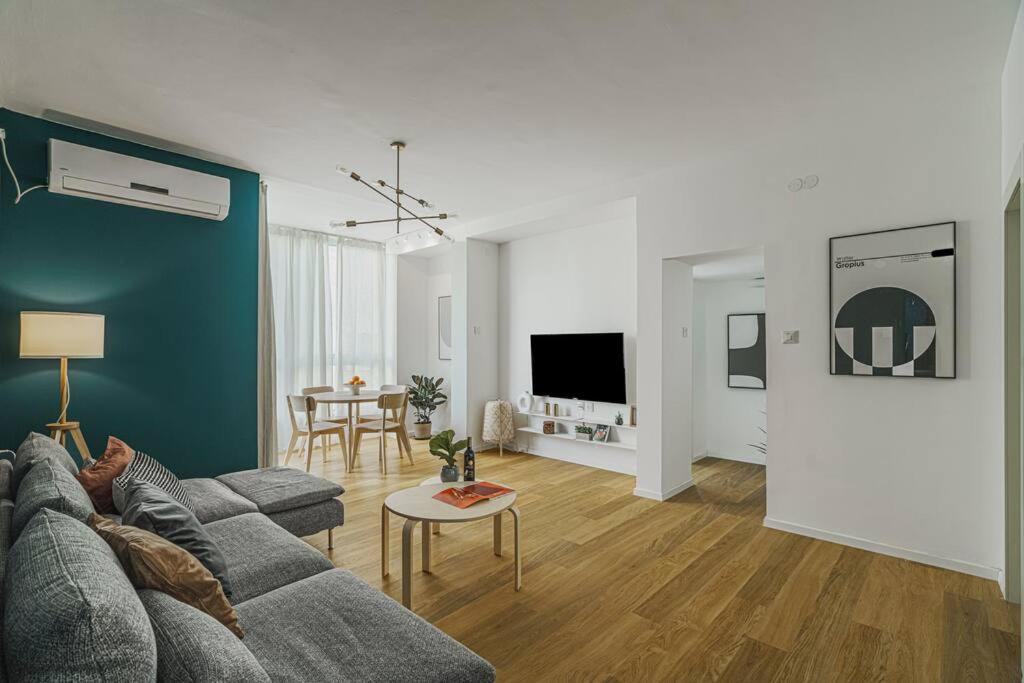 Designed apartments 4 rooms Visionary apartments - image 3