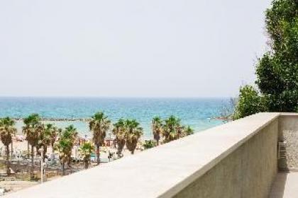Stunning sea view penthouse with infinity pool - image 17