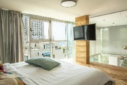 Stunning sea view penthouse with infinity pool - image 4