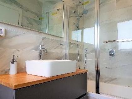 Superb Penthouse with Sea View! - image 10