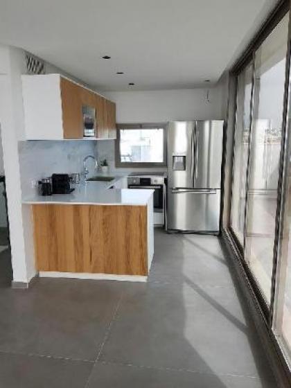 Superb Penthouse with Sea View! - image 11