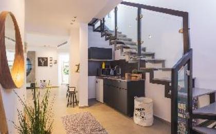 Superb Penthouse with Sea View! - image 3