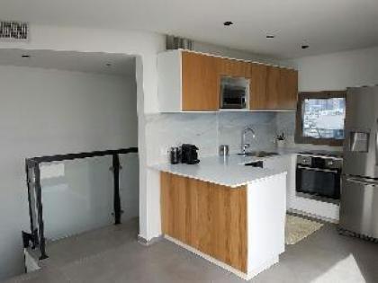 Superb Penthouse with Sea View! - image 9