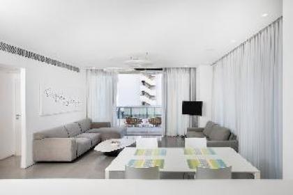 Luxury Sea View Apartment Beach Front! - image 14