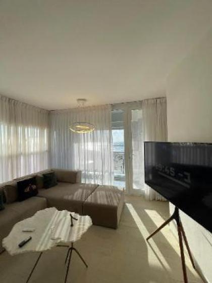 Stunning Sea View Apartment! on the beach!!! - image 16