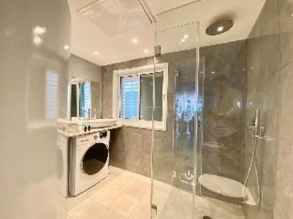Stunning Sea View Apartment! on the beach!!! - image 18