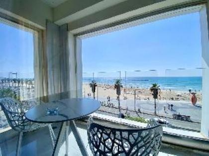 Stunning Sea View Apartment! on the beach!!! - image 6