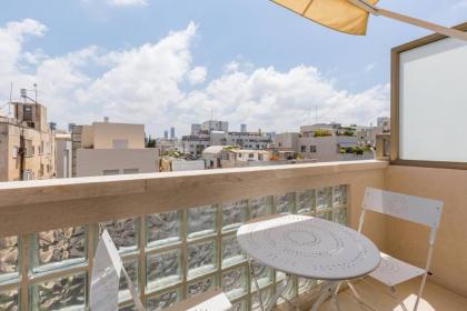 close to the hilton with balcony - image 14