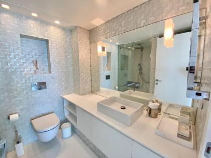 Amazing Sea view APT with parking at Royal Beach - By Beach Apartments TLV - image 13