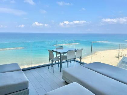 Amazing Sea view APT with parking at Royal Beach - By Beach Apartments TLV - image 4
