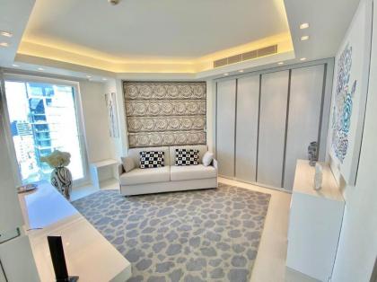 Amazing Sea view APT with parking at Royal Beach - By Beach Apartments TLV - image 6