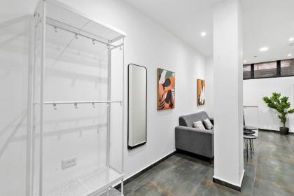 Lively new apt with Bomb Shelter beside the beach M5 - image 8