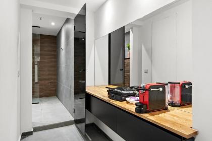 Renovated apt on Frishman beach with Bomb Shelter M8 - image 3