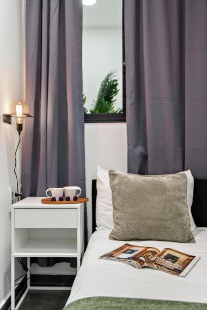 Renovated apt on Frishman beach with Bomb Shelter M8 - image 8