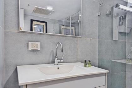 LUXURY SEA VIEW APARTMENTS - image 14