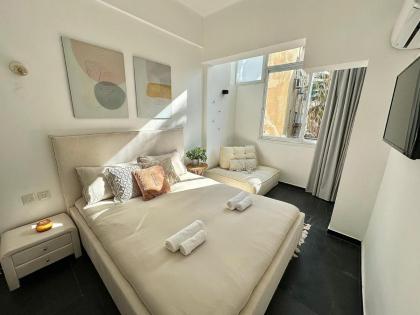 LUXURY SEA VIEW APARTMENTS - image 8