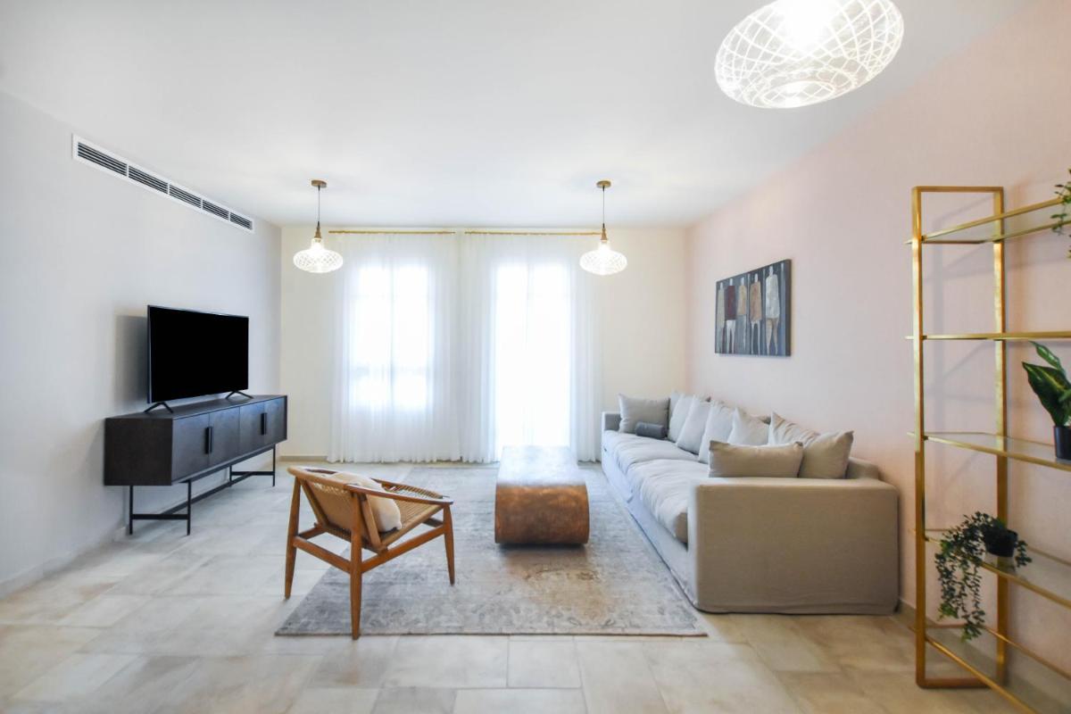 Spacious 3BR in Neve Tzedek by HolyGuest - main image