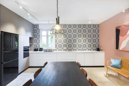 Spacious 3BR in Neve Tzedek by HolyGuest - image 12