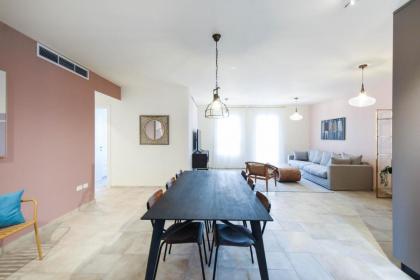 Spacious 3BR in Neve Tzedek by HolyGuest - image 15