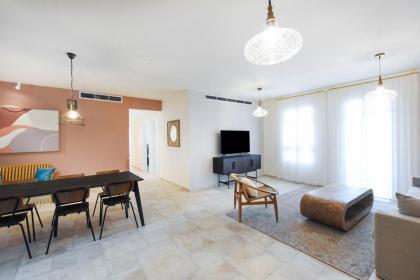 Spacious 3BR in Neve Tzedek by HolyGuest - image 2