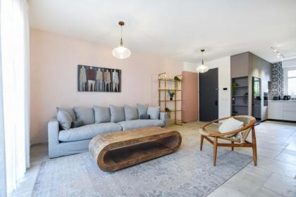 Spacious 3BR in Neve Tzedek by HolyGuest - image 7