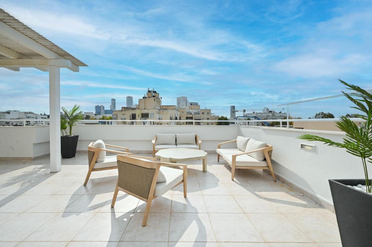 Lovely Penthouse by HolyGuest - main image