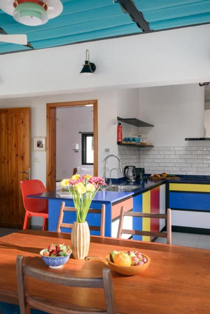 Bauhaus Penthouse - image 12