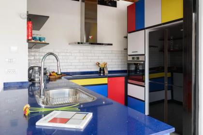 Bauhaus Penthouse - image 13