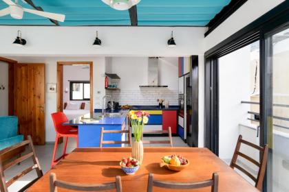 Bauhaus Penthouse - image 17