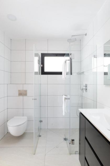 Bauhaus Penthouse - image 2