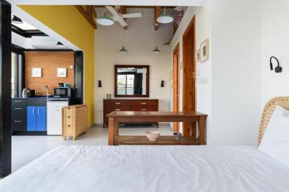 Bauhaus Penthouse - image 3