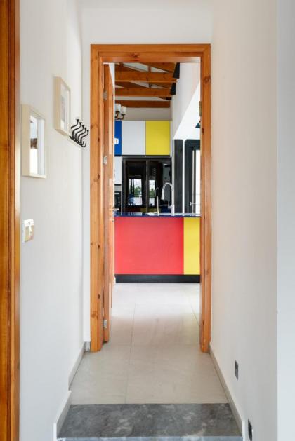 Bauhaus Penthouse - image 6
