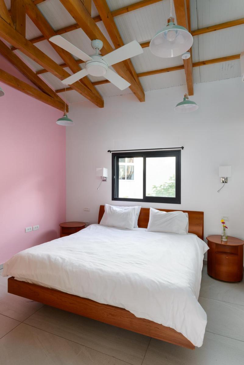 Bauhaus Penthouse - image 7