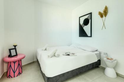 Luxury 3BR Duplex with Sea View in Tel-Aviv Center by Sea N' Rent - image 19