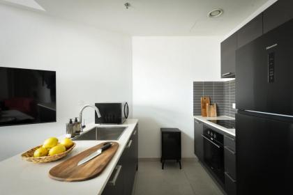 Luxury 3BR Duplex with Sea View in Tel-Aviv Center by Sea N' Rent - image 8