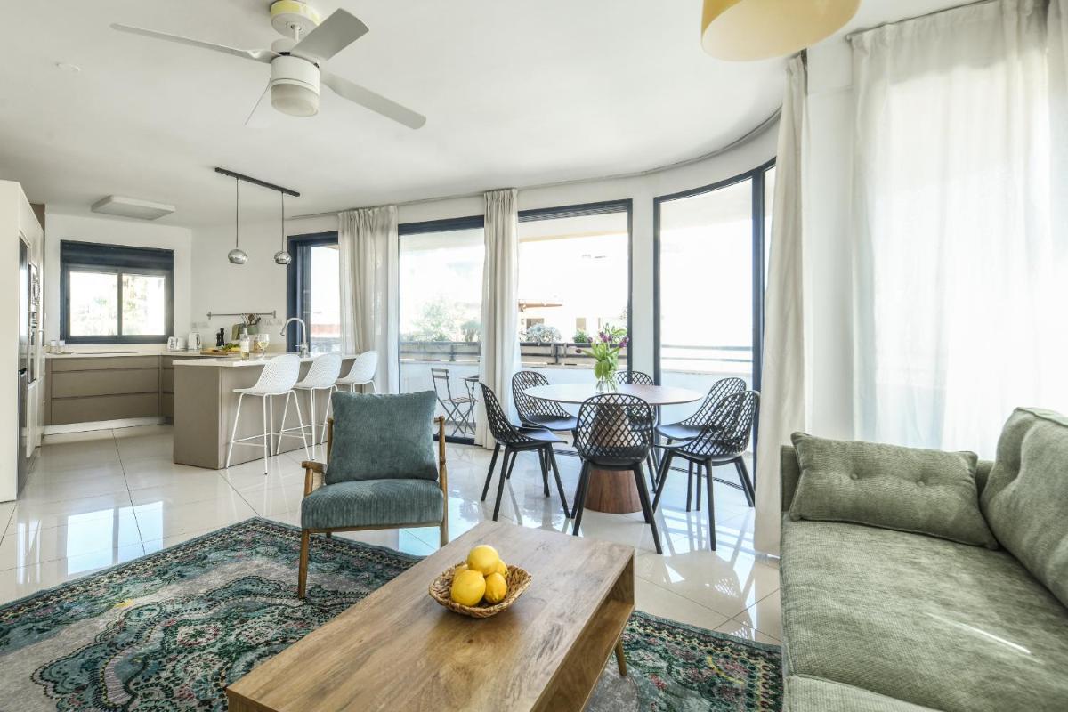 Chic 3BR Apt w Balcony & Parking by Tel Aviv Port by Sea N' Rent - image 2
