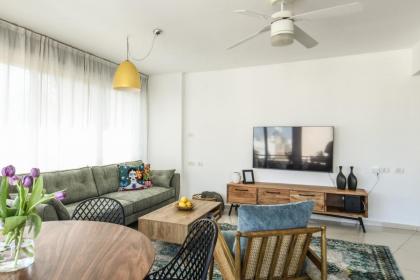 Chic 3BR Apt w Balcony & Parking by Tel Aviv Port by Sea N' Rent - image 20