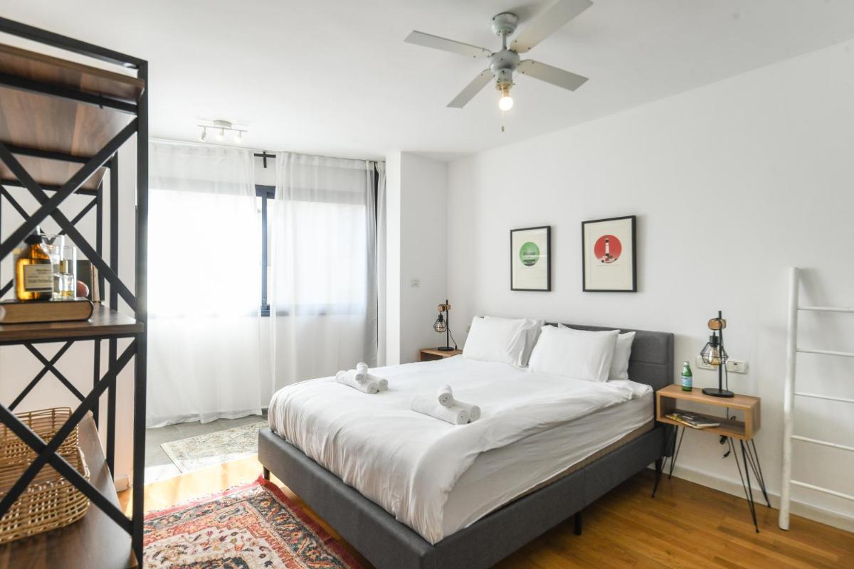 Chic 3BR Apt w Balcony & Parking by Tel Aviv Port by Sea N' Rent - image 3