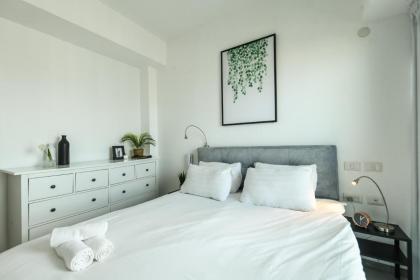 Beautiful 2br in midtown w sea view pool and parking by Sea N' Rent - image 11