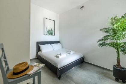 Beautiful 2br in midtown w sea view pool and parking by Sea N' Rent - image 13