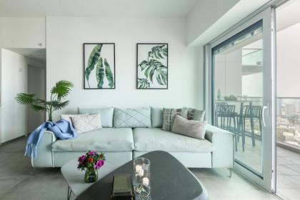 Beautiful 2br in midtown w sea view pool and parking by Sea N' Rent - image 2